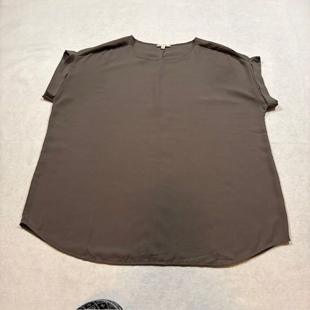 Zenana Outfitters Gray Blouse Women’s 2X Short Sleeve Round Neck Flowy Top